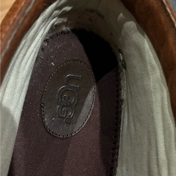 UGG Men\'s Tan Leather Chukka Boots